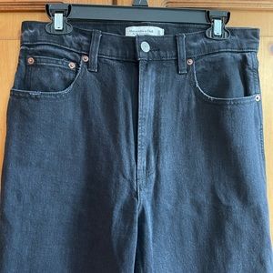 A&F High Rise 90s Relaxes Jean